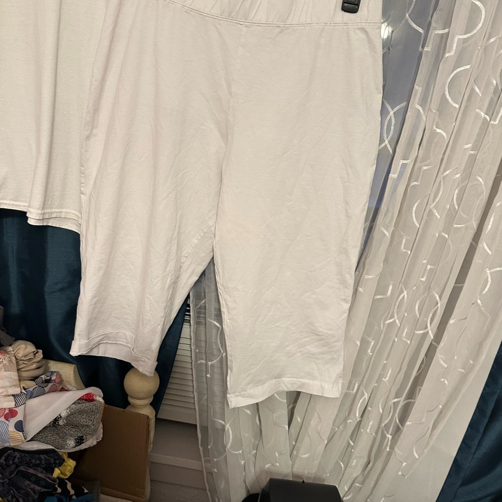 Women's Cropped Pants in White